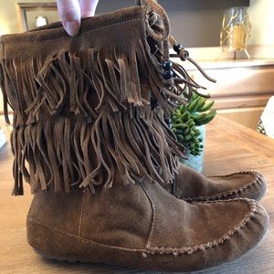 Women's Minnetonka Fringe Suede Boots Moccasins